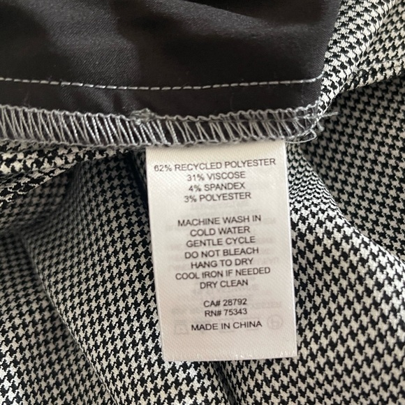 House of Harlow 1960 Pleated Front Wide Leg Houndstooth Trouser - Picture 12 of 12